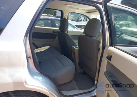 2009 Ford Escape Xlt z USA, uszkodzony, nr VIN 1FMCU037X9KA81564